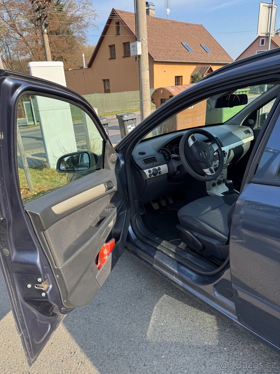 Opel Astra H caravan kombi - 8