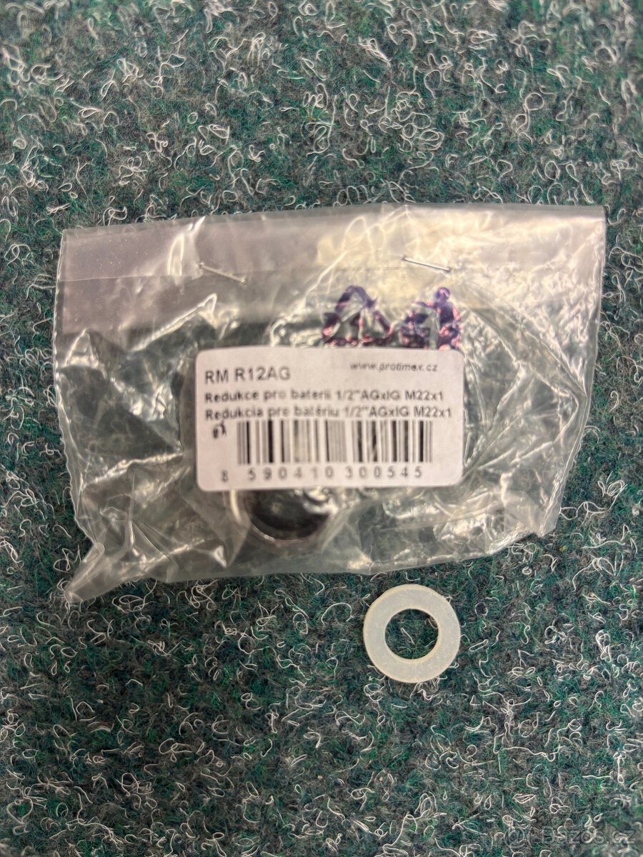 Nepoužitý set ruční sprchy – hlavice, hadice, redukce - 8