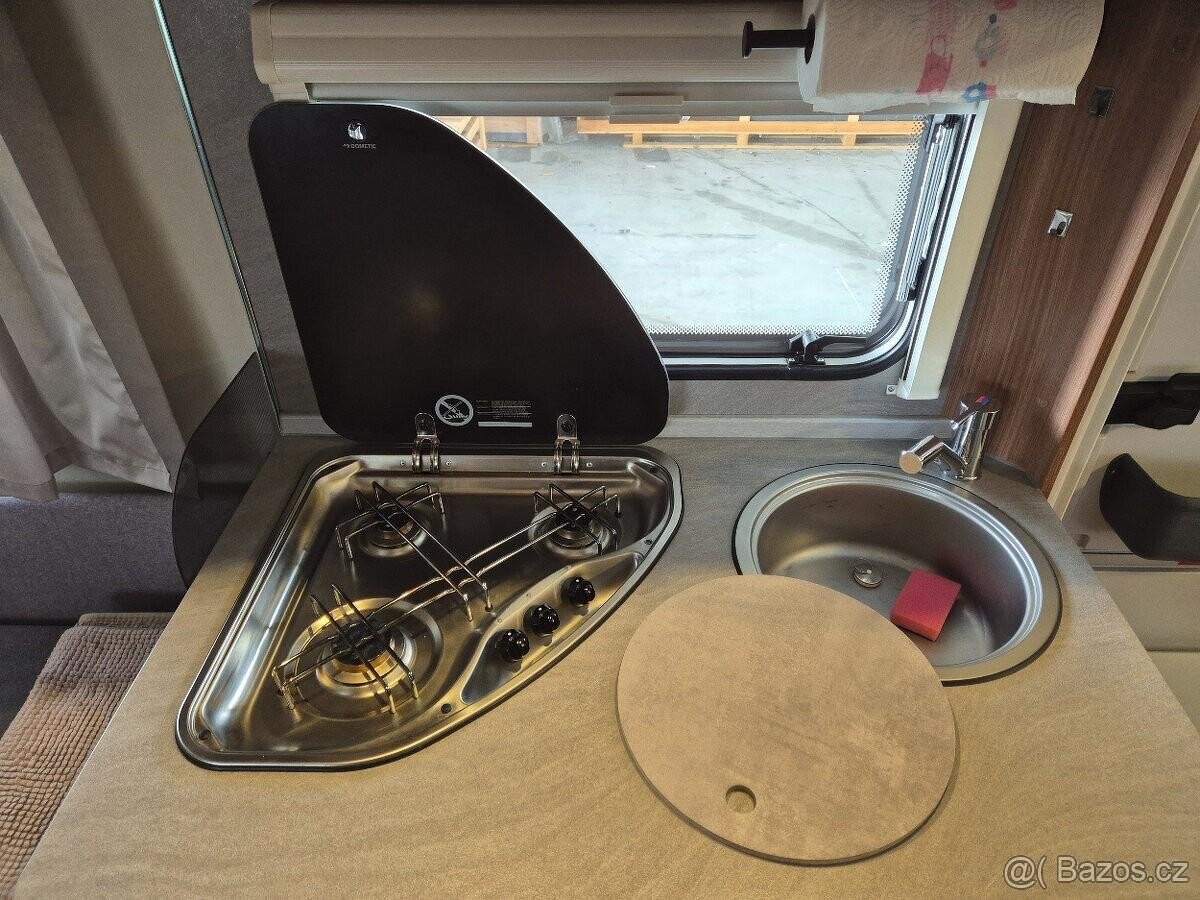 Karavan obytny přívěs WEINSBERG CaraOne - 8