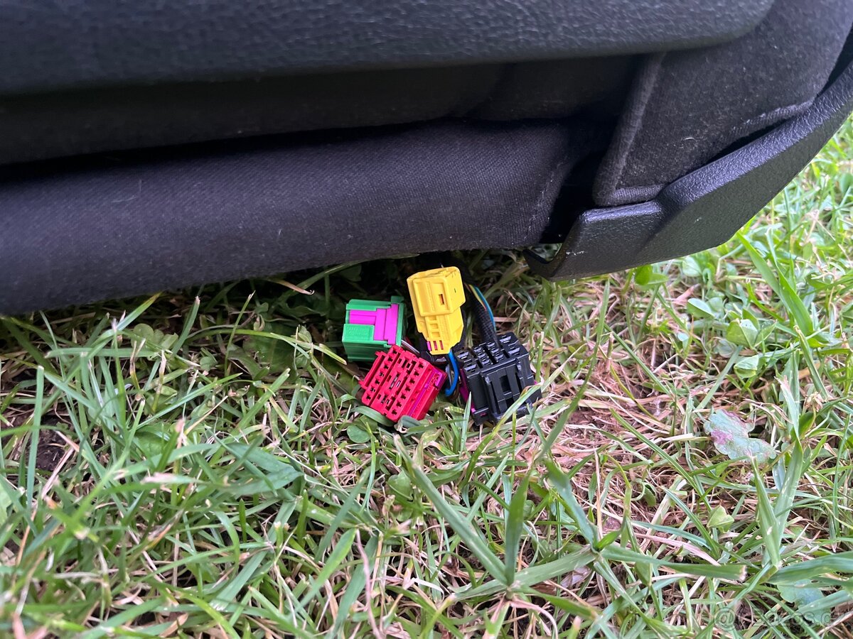 Přední+zadní sedadla AUDI A6 C7 Avant vyhřívané, top stav - 8