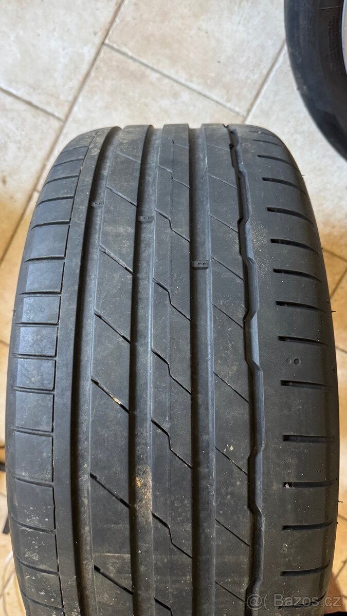 Kola audi R18 255/35 - 8