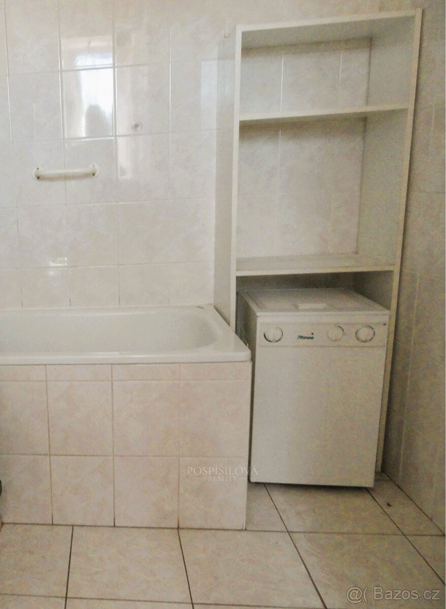 Prodej bytu 2+1, 56 m² - Beroun-Město, ev.č. 00054 - 8