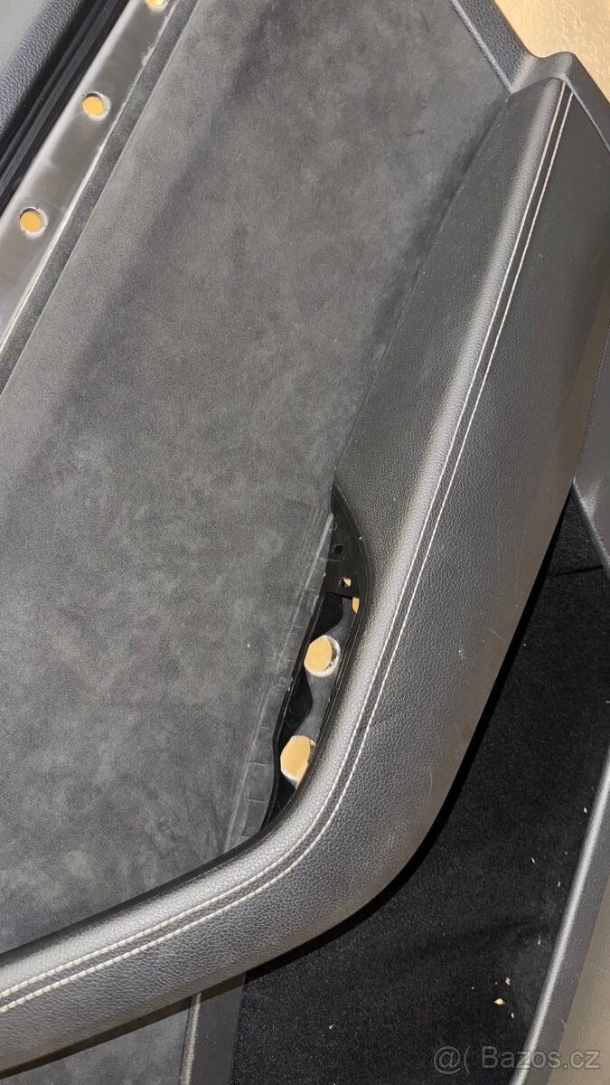 Superb 3 Obložení dveří alcantara - 8