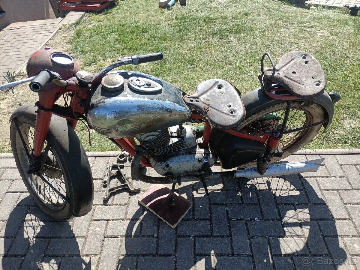 Jawa 250 Pérák - 8