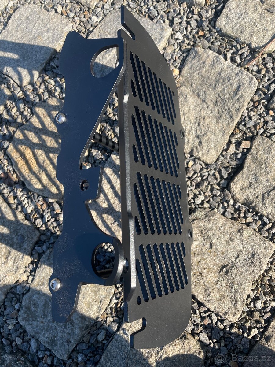 Rozpěrky/kryty chladičů - 8