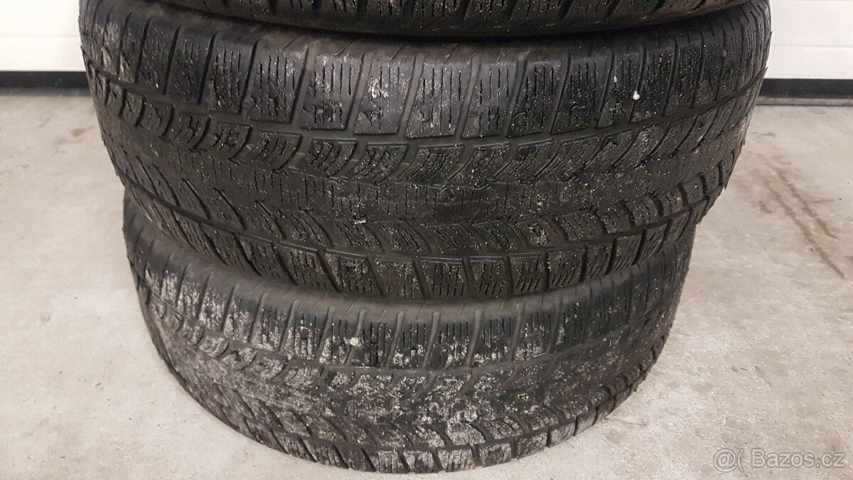 Zimní pneu 225/60R17 - 8