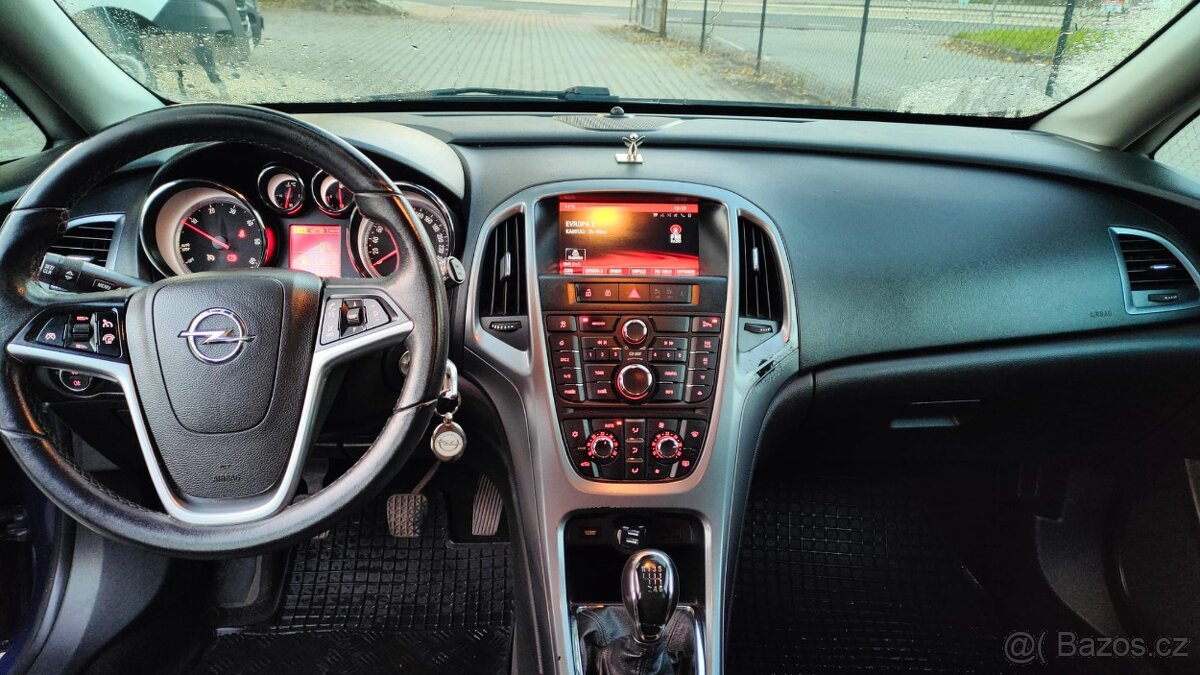 Opel Astra J sport tourer 2014 - 8