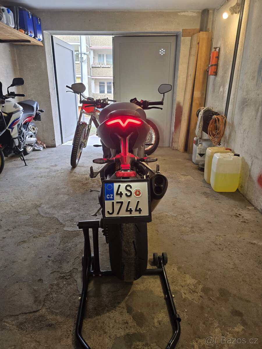 Triumph speed triple 1200rs - 8