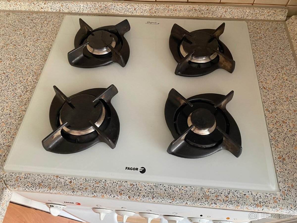 Kuchyňská linka rohová - 8