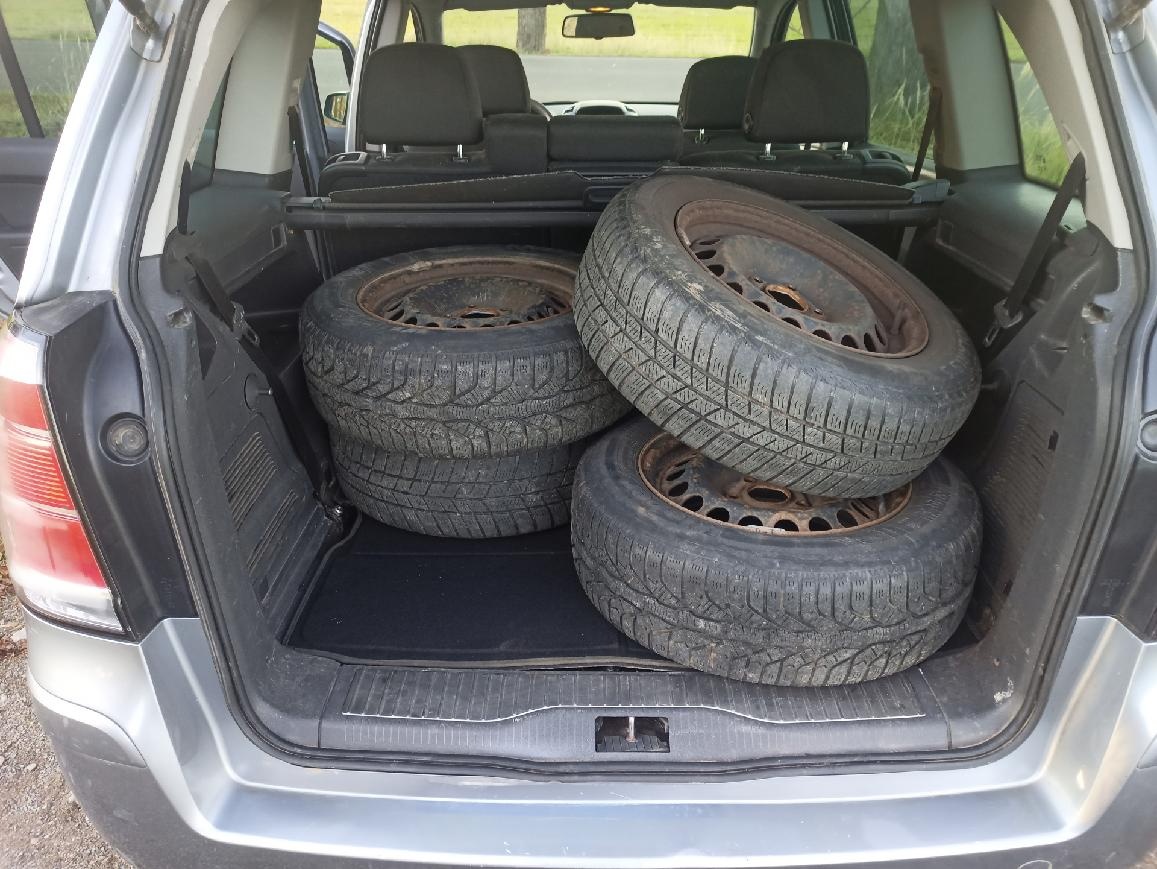 Zafira B 1.8 benzín, r.v.2008, najeto 180 400 Km, 7 míst - 8