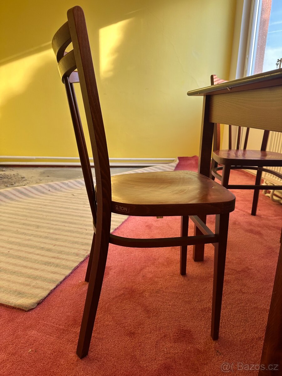 TON/Thonet jídelní set – stůl 80×80 + ohýbané židle, masiv - 8