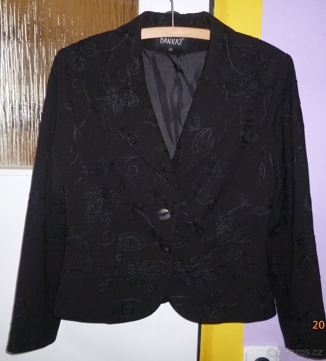 Kostýmky a saka - SLEVY - 8