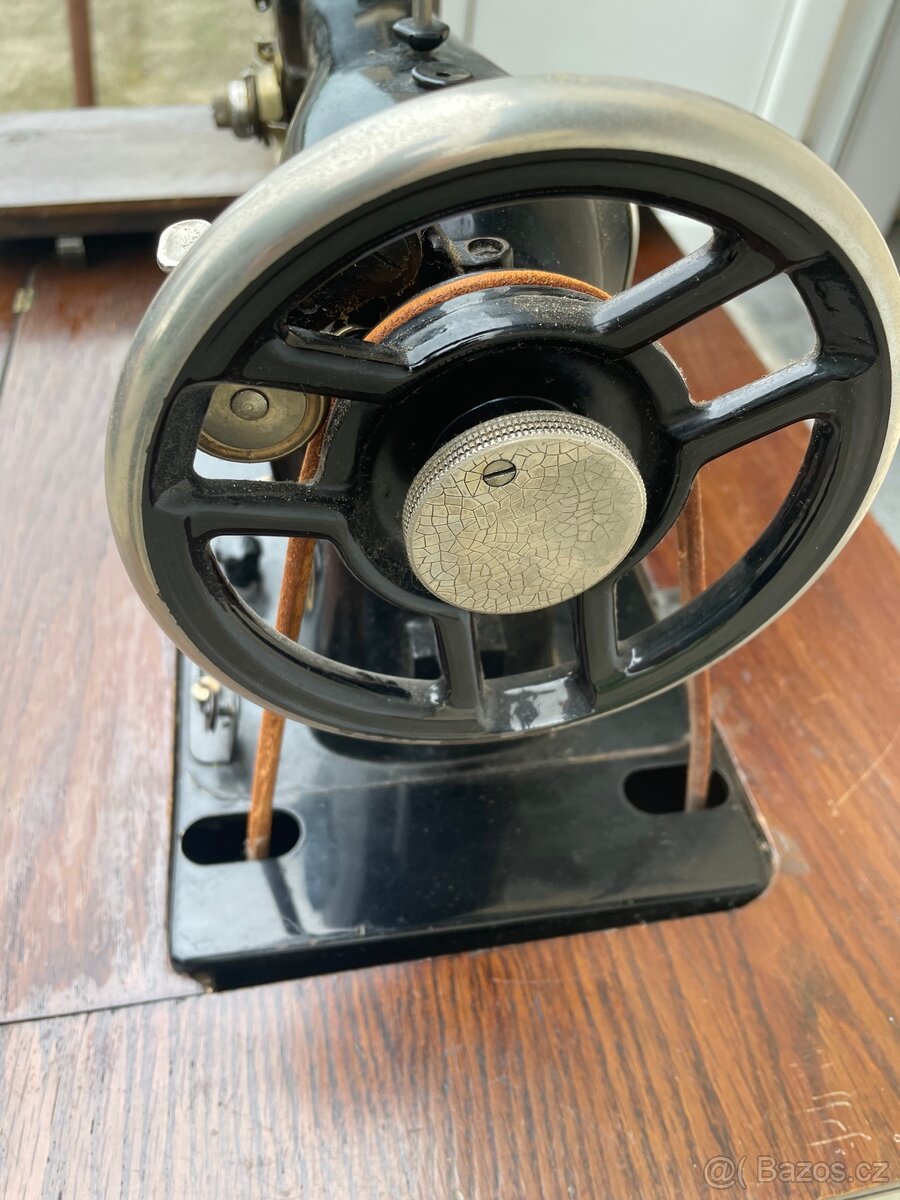 Šicí stroj Pffaf (starožitný) - 8