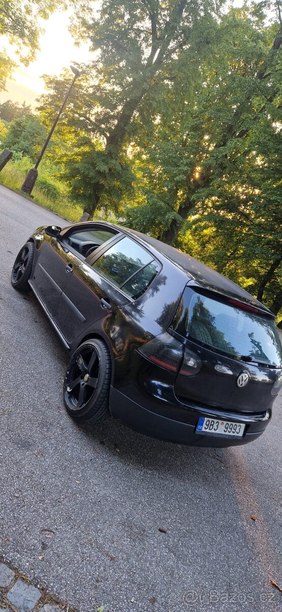 Nabízí. Vw Golf V 1,9tdi-66kw 2005 nova stk 5dv - 8