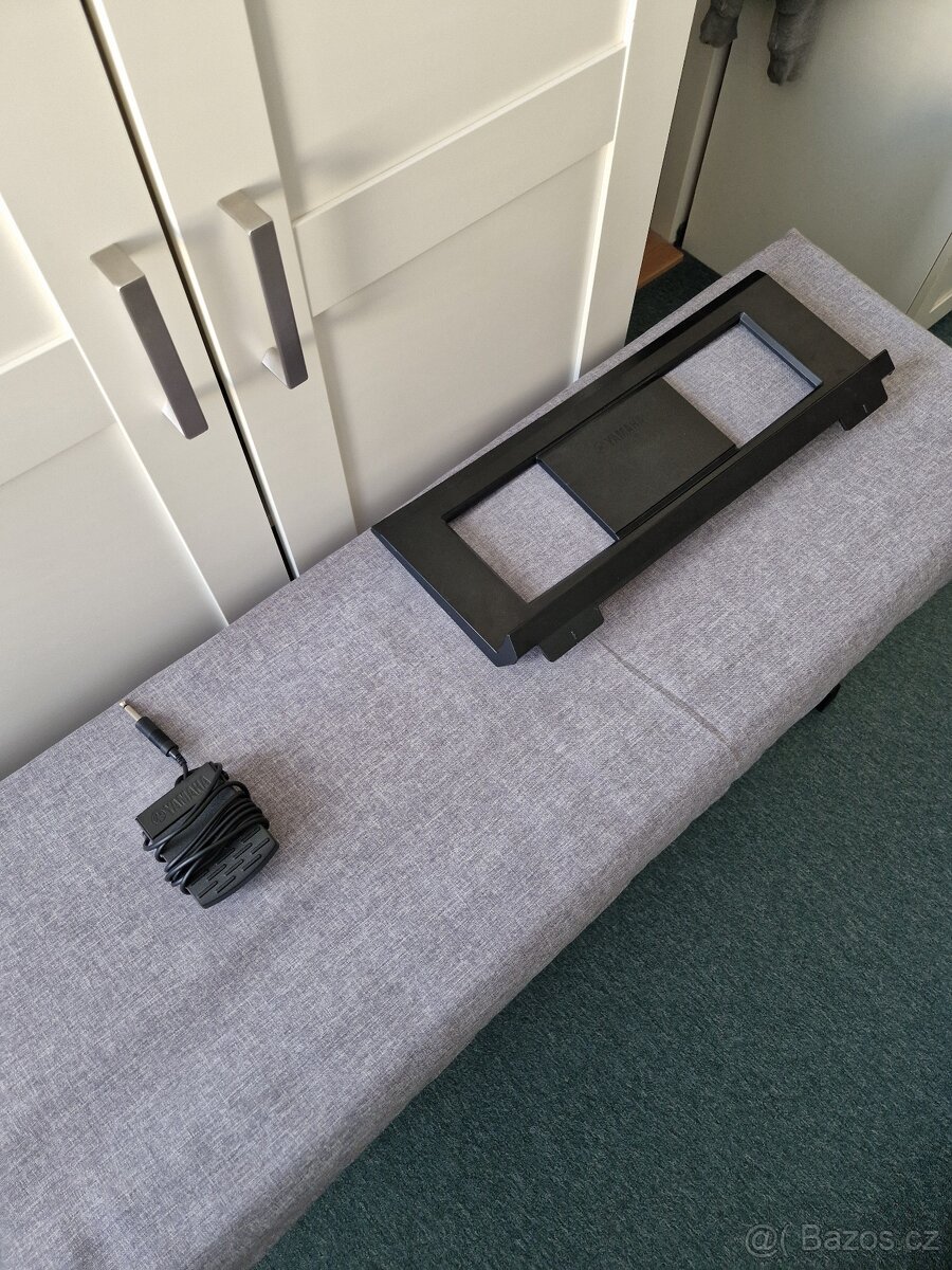 Yamaha DGX-650 Portable Grand - 8