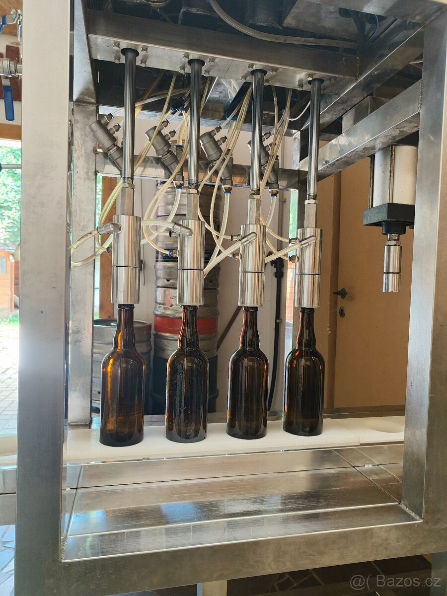 Poloautomatická stáčecí a zátkovací linka na lahve - 8