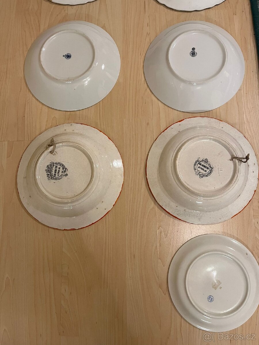 Různé staré talíře na výstavu nebo doplnění setu - 8
