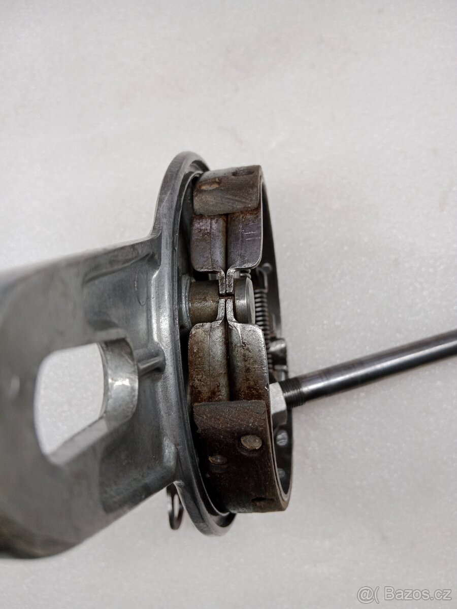 ČZ 125 & 150 C OSA ZADNÍHO KOLA NEODPRUŽENÁ ORIGINÁL - 8