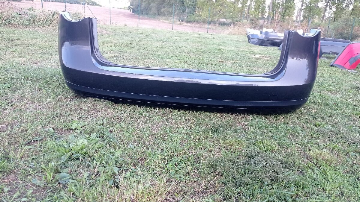 Zadní nárazníky VW Passat a SAG. - 8