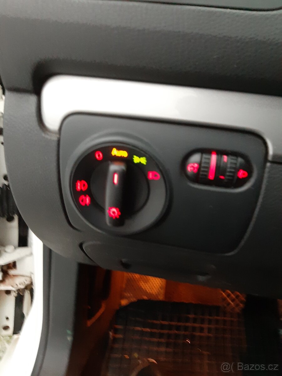 Prodám Volkswagen Golf 1.6 TDi ,4x4 Motion - 8