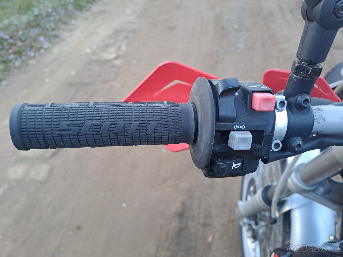 Beta ALP 200, rok 2001 - 8