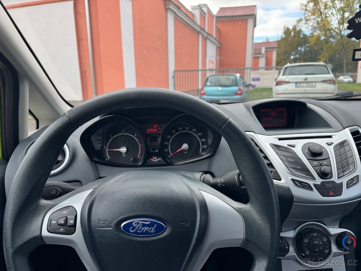 Ford Fiesta 1.6tdci 70 kw NOVÁ STK - 8