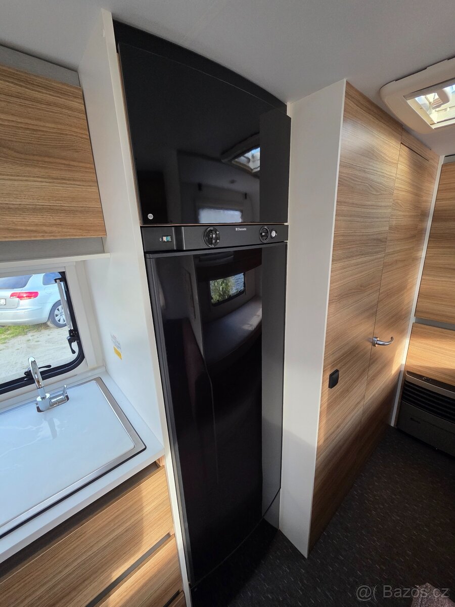 Zanovny obytny prives Adria Altea 552 PK - 8