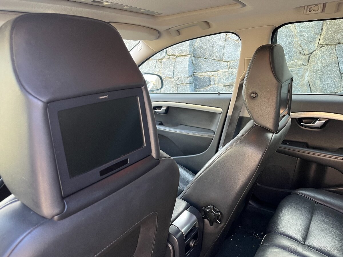 Volvo V70 2010 XENONY KŮŽE NAVIGACE - 8