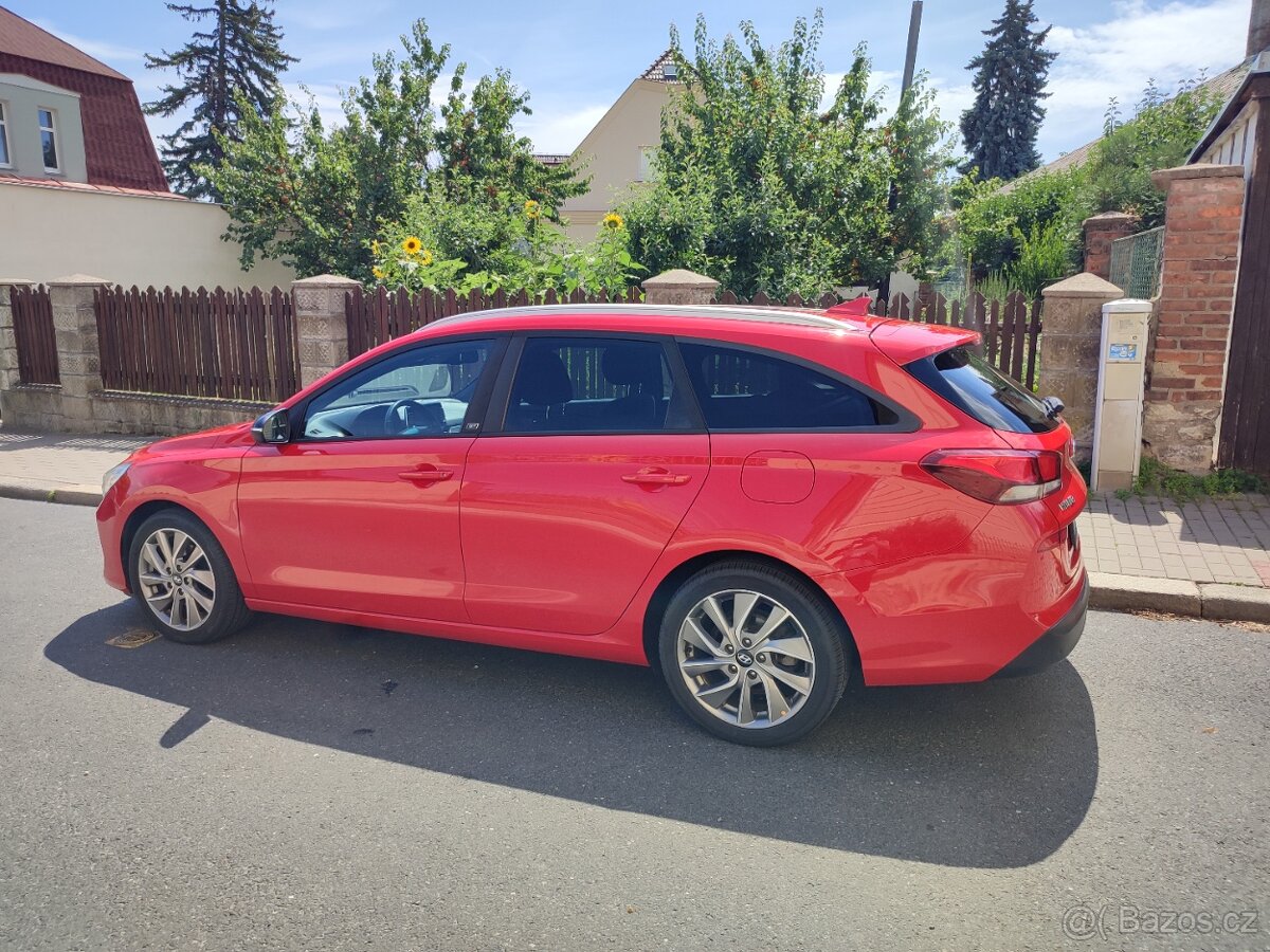 Hyundai i30 1.4 T-gdi 103kw top stav - 8