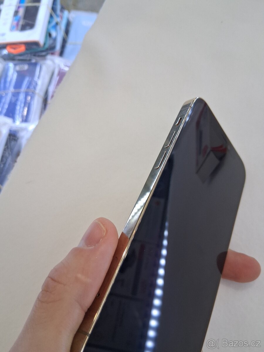 Apple iPhone 12 Pro 128GB Zlatý - 8
