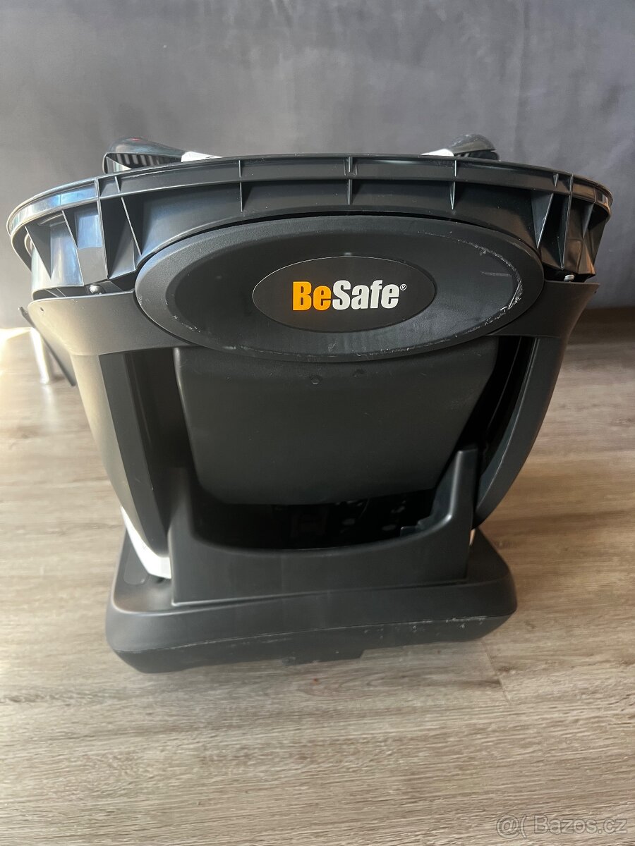 Autosedačka a základna besafe - 8