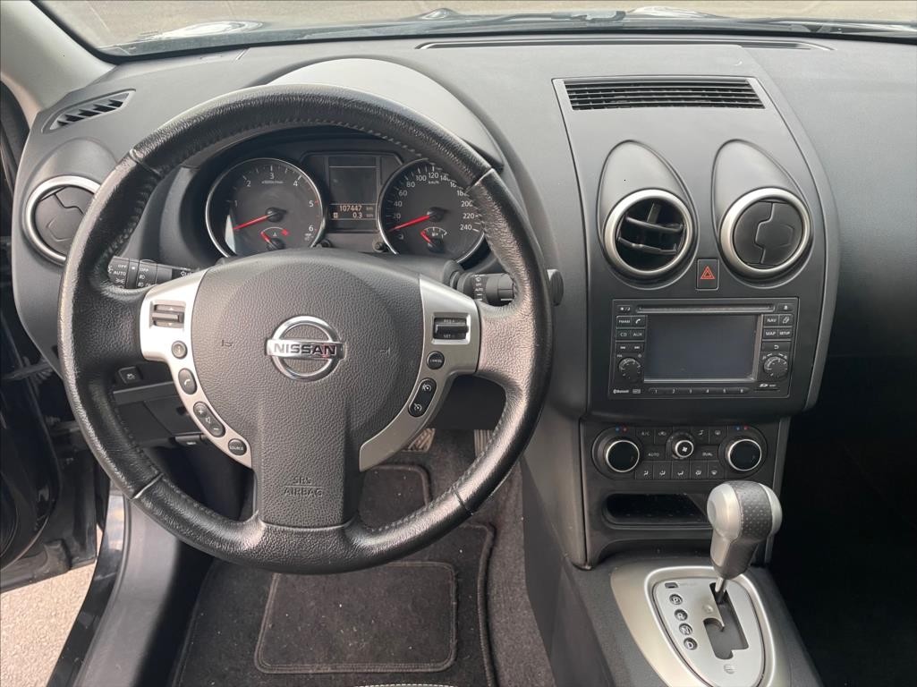 Nissan Qashqai 2,0 (2012) - 8