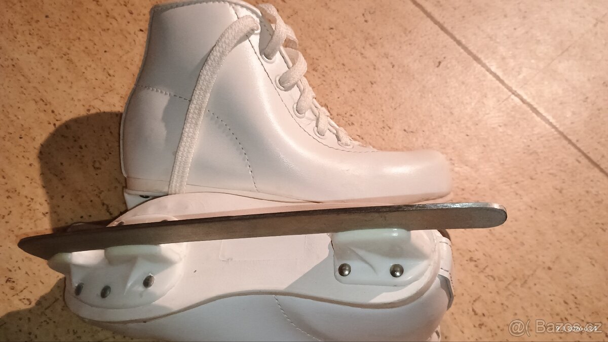 Dívčí brusle - 8
