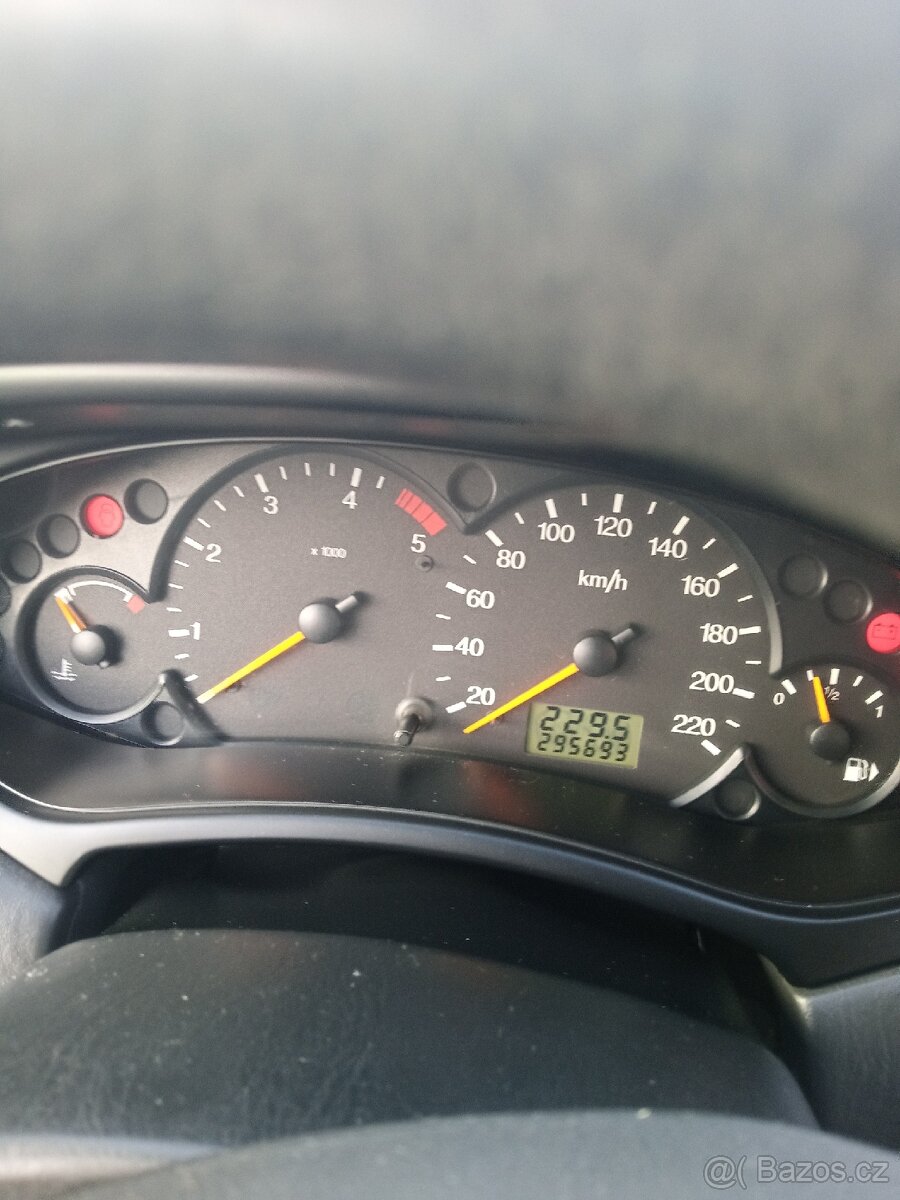 Ford Focus 1.8 66kw - 8