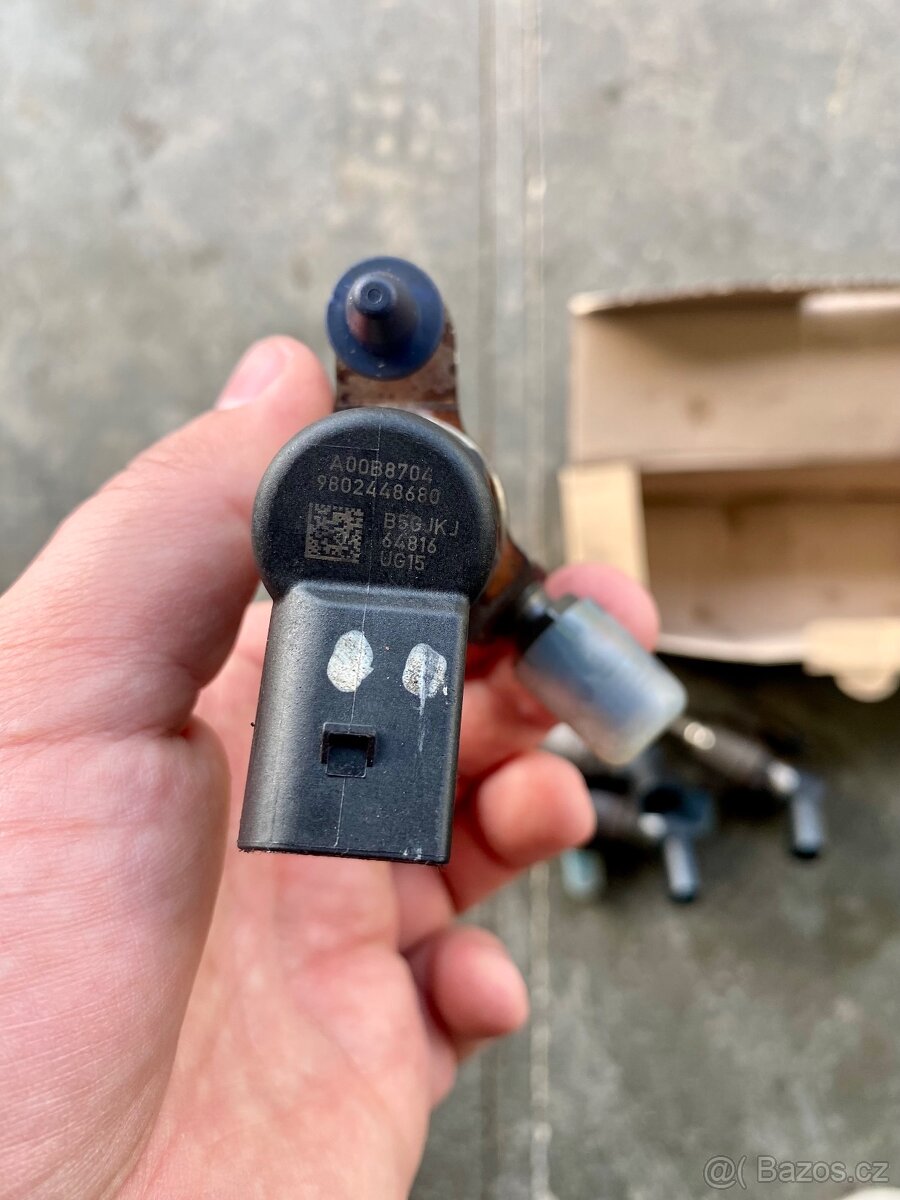 Vstřikovače Volvo V40 1.6D D2 Continental originál. - 8