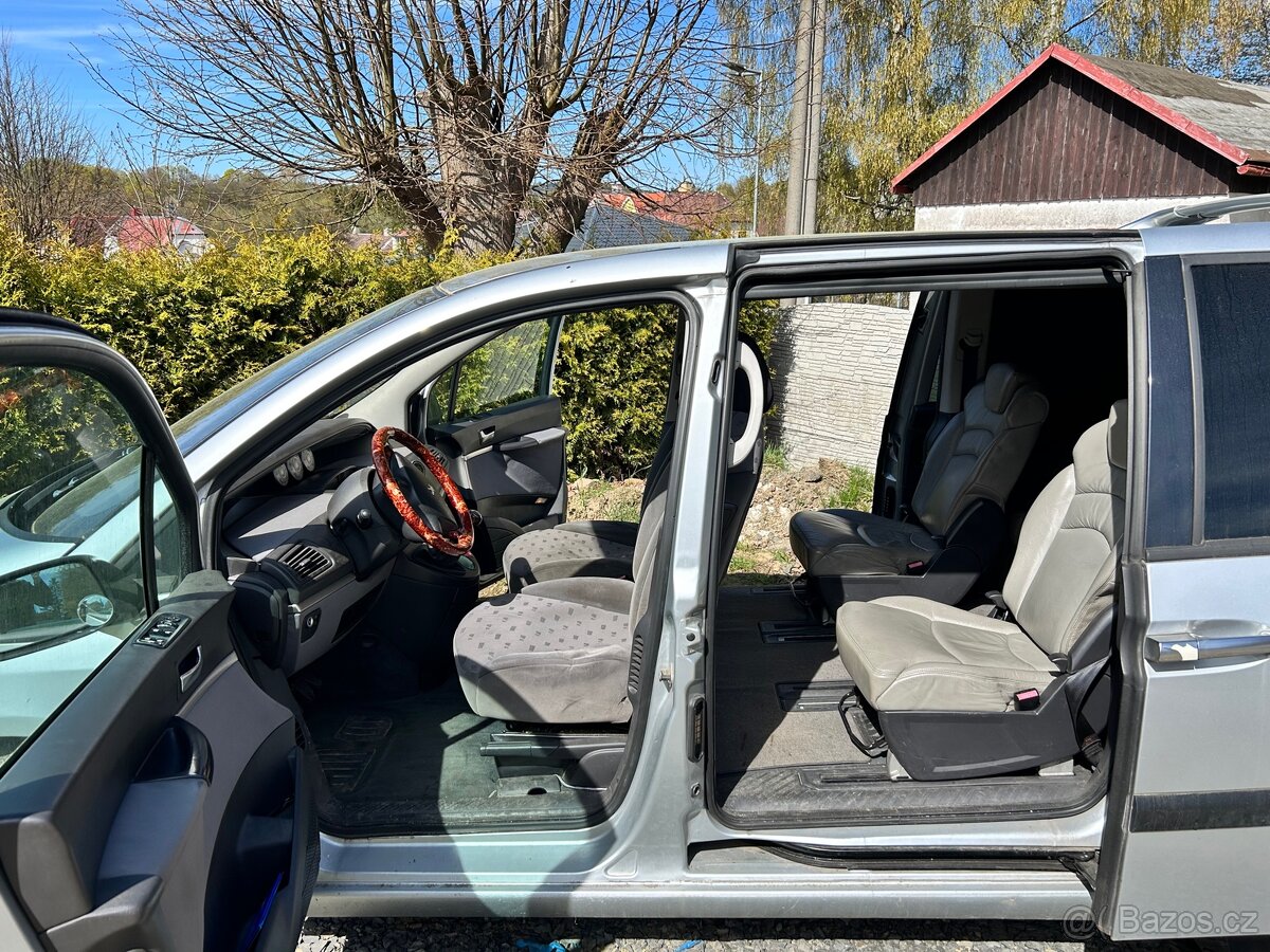 Peugeot 807 - 8