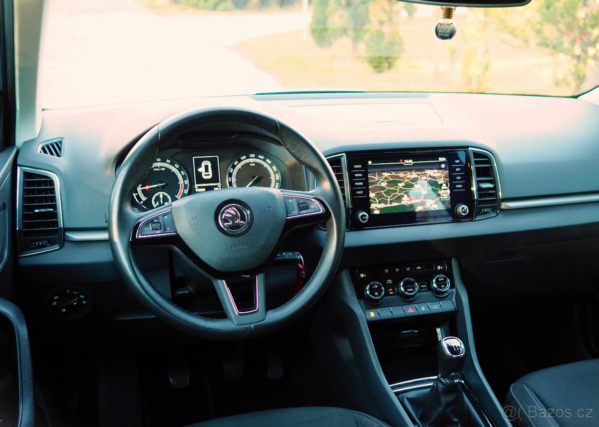 KAROQ 1.6 TDi 4-Valec,Executive,1/2019,Full LED,GPS,FRONT - 8