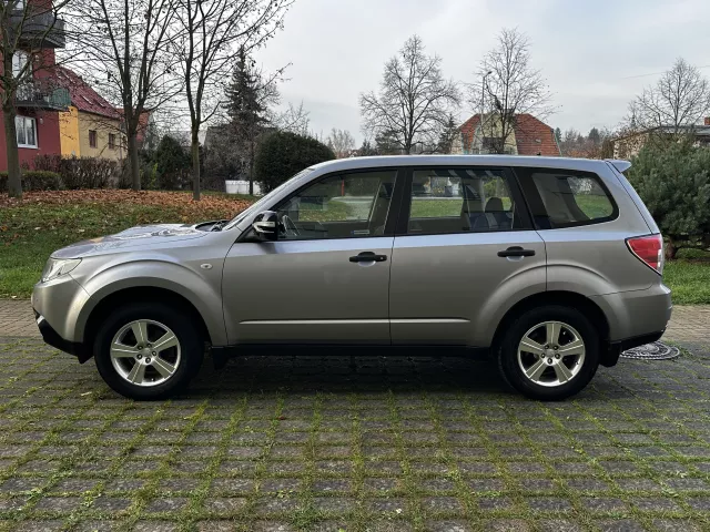 Subaru Forester SH 2.0 D 108kW 4x4 SUV ALU kola Tažné 2 tuny - 8