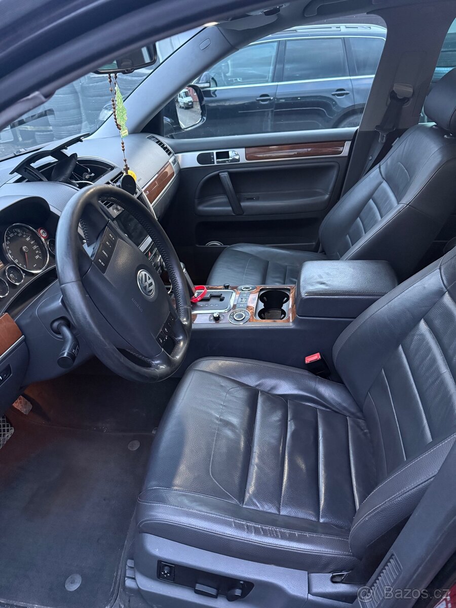 Volkswagen Touareg 1 - 8