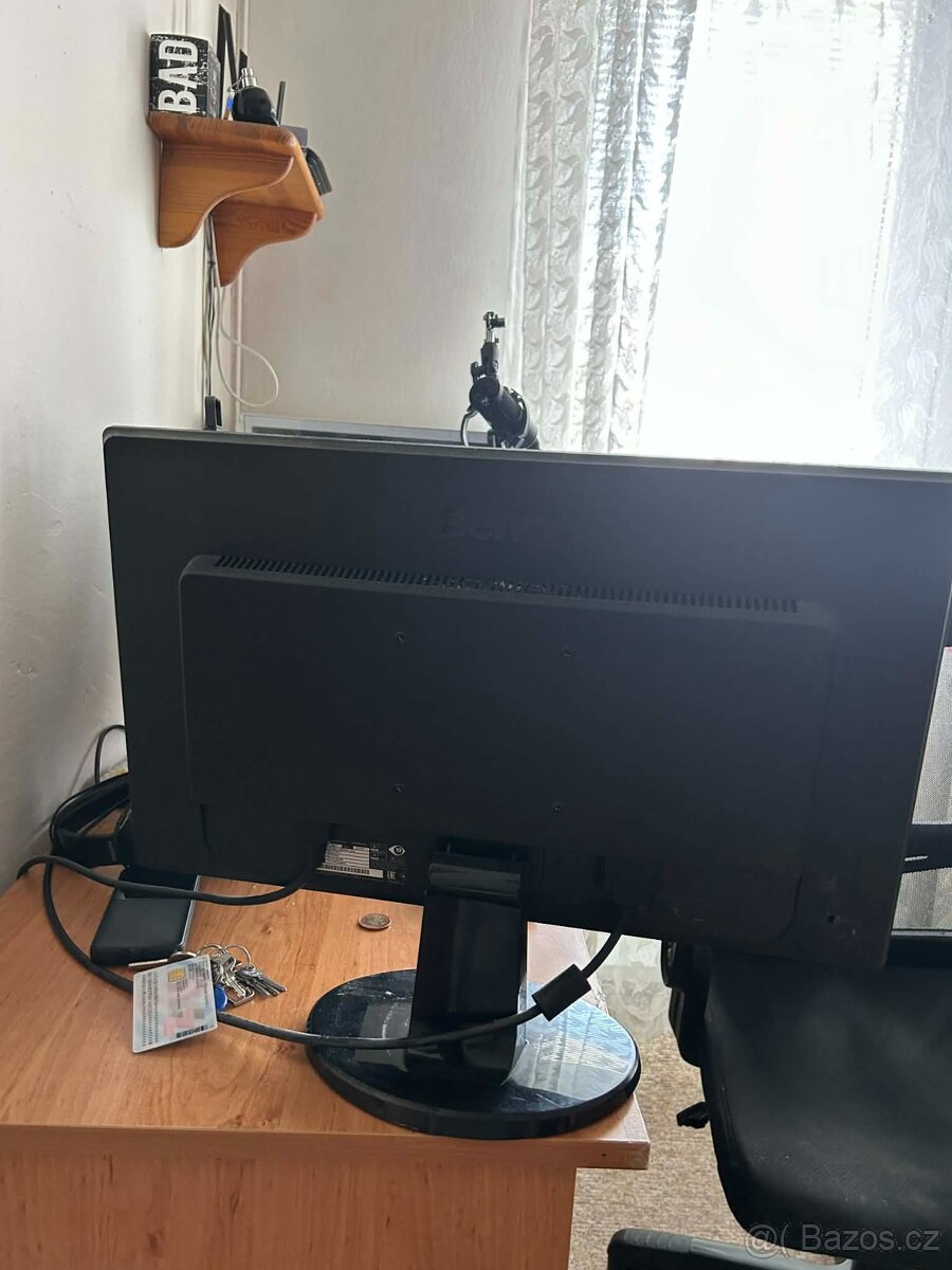 Dvojice monitorů - 8