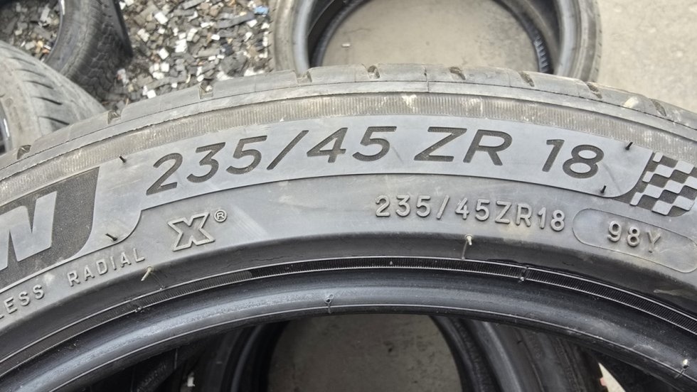 Letní pneumatiky 235/45/18 Michelin - 8