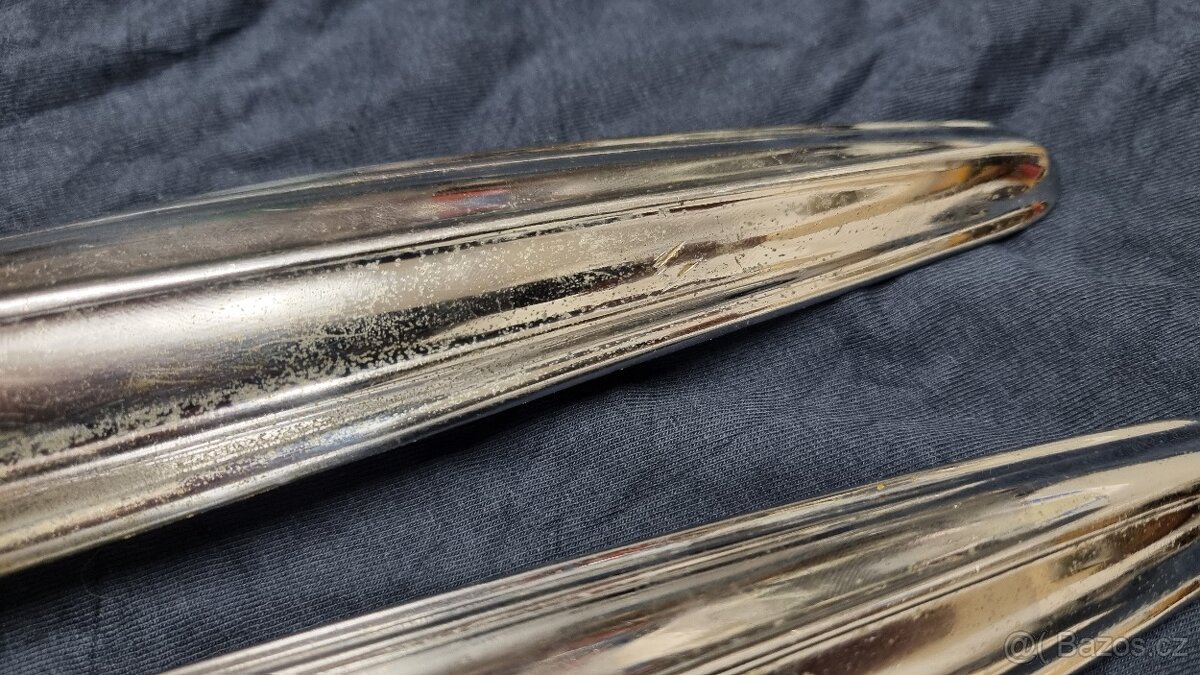 Škoda Tudor - obrysová světla - 8