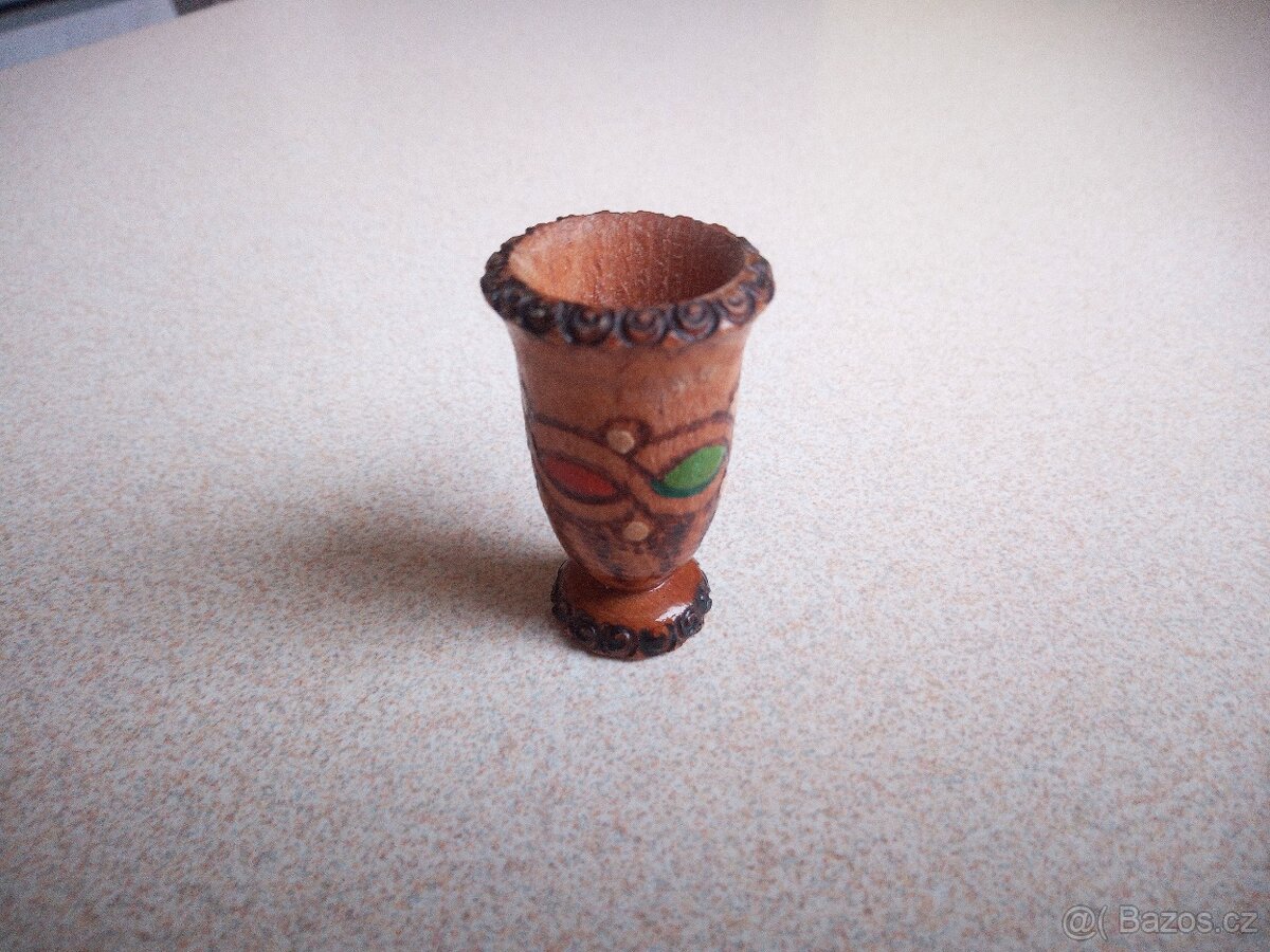 Porcelánové vázičky, košík, pejsek, ovečka, kačer - 8