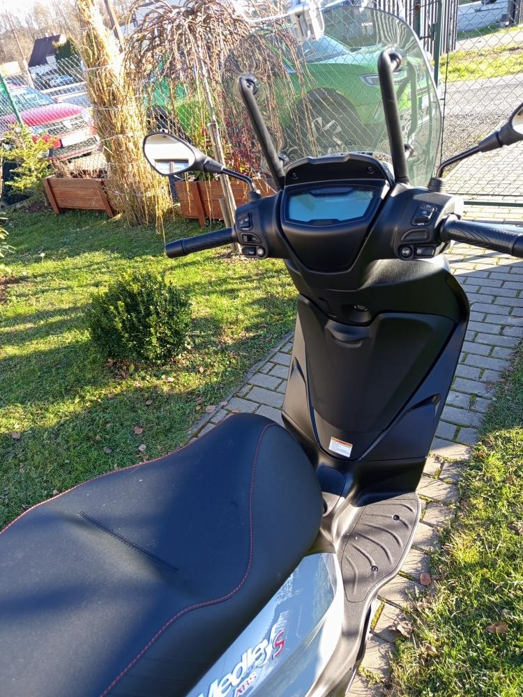 skůtr piaggío medley Sport 125 cm3 - 8