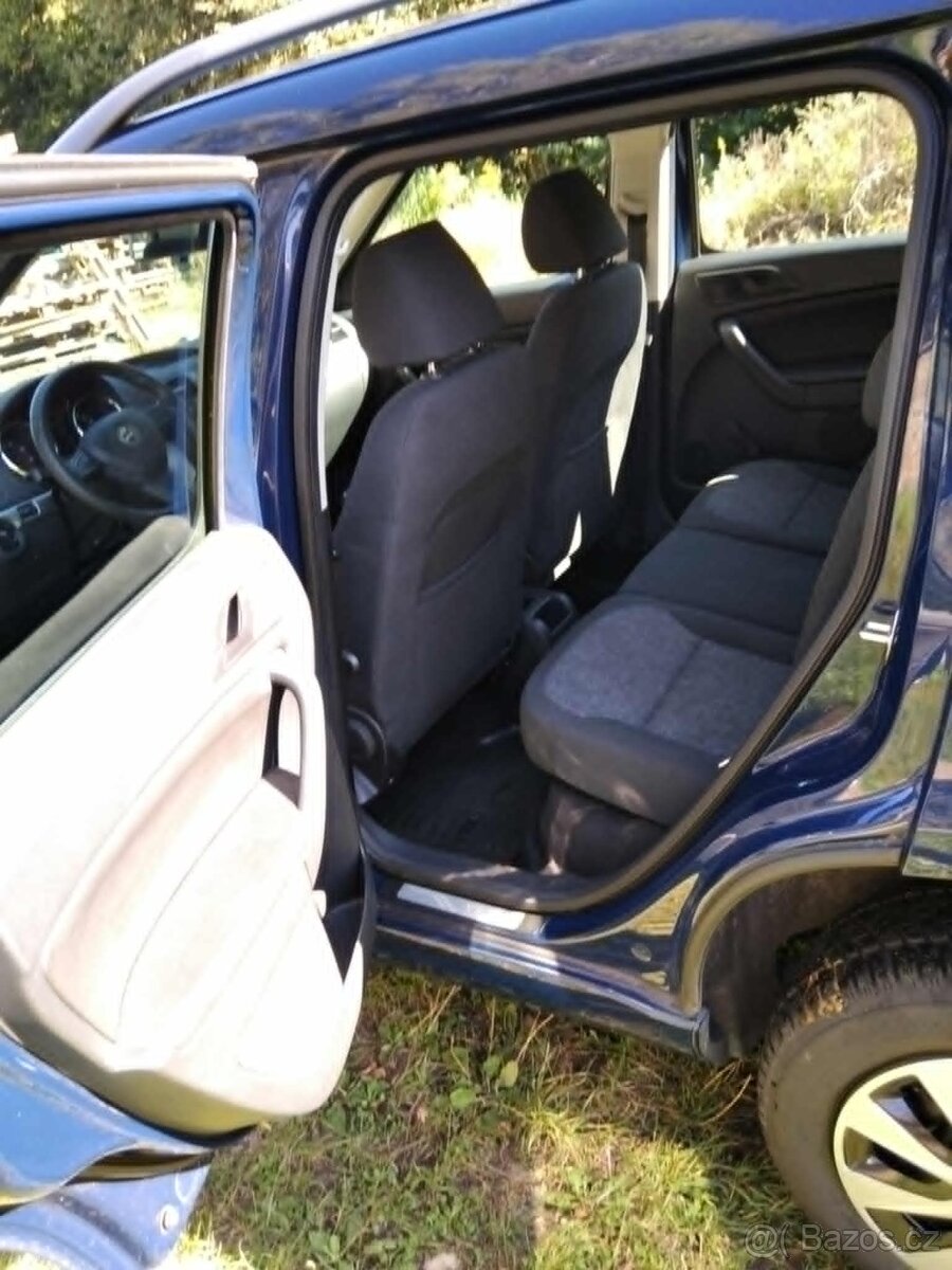 Škoda Yeti 1.2 TSI 77 Kw NEHAVAROVANÉ 1 MAJITEL - 8