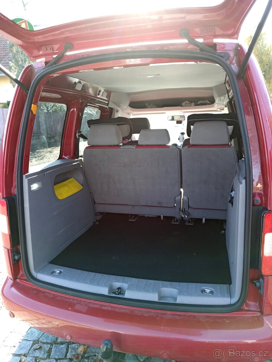 VW CADDY LIFE, 1,9 TDi, 77kW, rodinné auto - 8