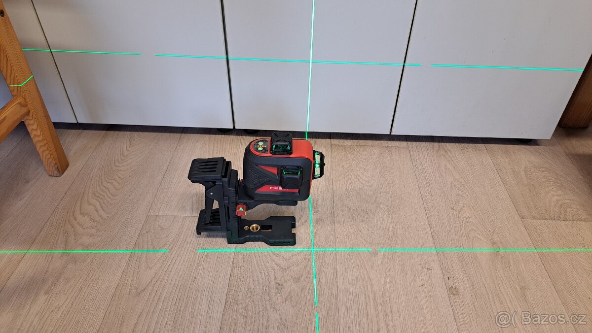 Samonivelační křížový laser, zelený 3x360° - 8