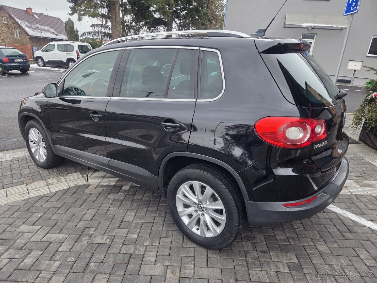 VW Tiguan 2.0TDI DSG 4x4 103kw tažné vyhřívané sedačky - 8