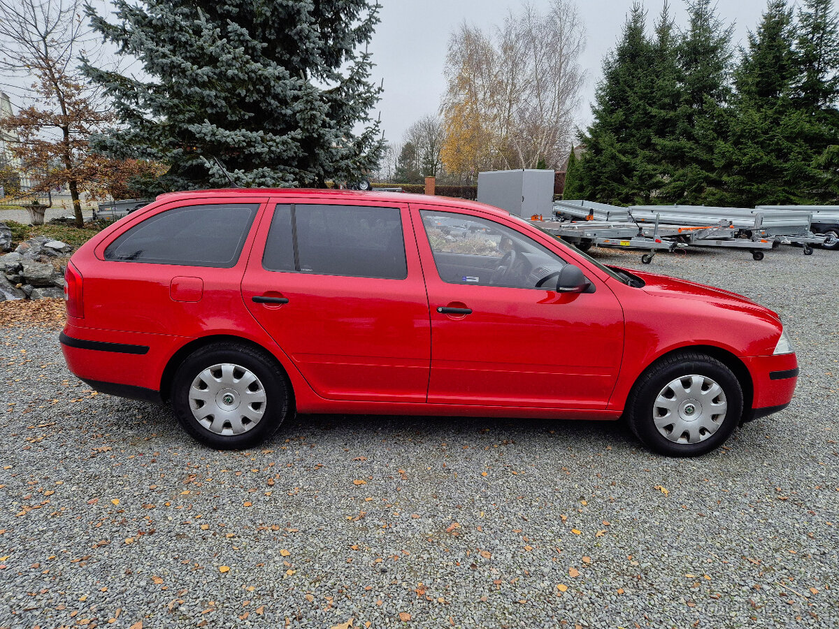 Škoda Octavia Combi II TOUR 1.6 MPI, 1.MAJITEL - 8