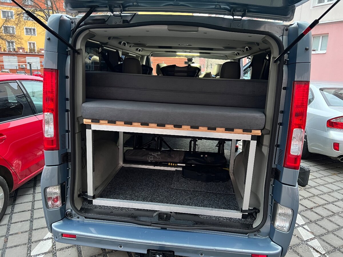 Opel Vivaro 2.5cdti long - 8